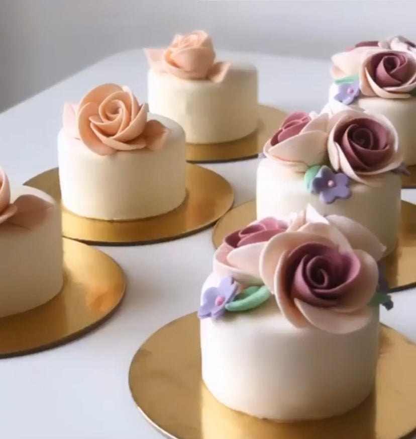 Mono Customised Cake